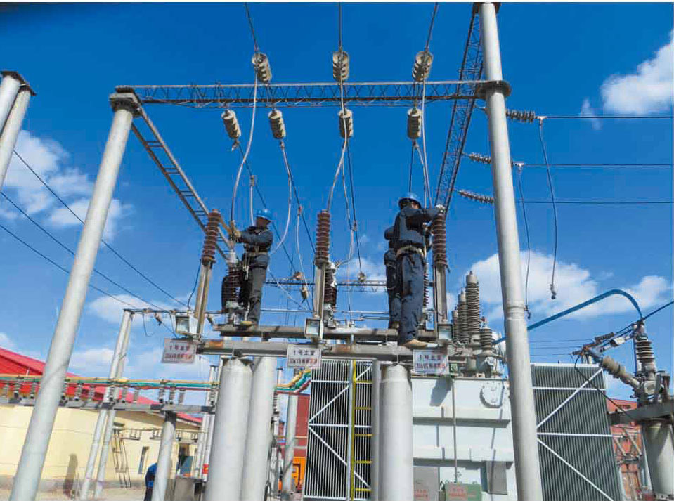 廊坊供电公司澎耳湾110KV变电站进行设备安装工作